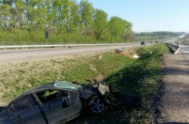Под Тулой в перевёрнутой «Мазде» пострадали водитель и женщина с двухлетним ребёнком