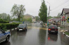 В Узловой невнимательный водитель «семёрки» сбил пенсионерку