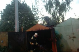 Накануне вечером в Новомосковске сгорел гараж