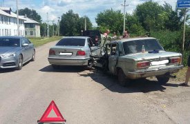 В Тульской области «шестерка» протаранила «БМВ»: четверо пострадавших