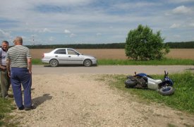 В Тульской области водитель иномарки сбил двух подростков на скутере