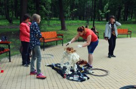 В Центральном парке состоялся мастер-класс по созданию арт-объектов из мусора