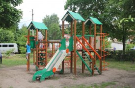 В тульском поселке Ленинский благоустроят двор и парковую зону