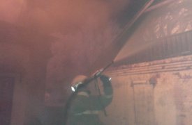 В Тульской области сгорело неэксплуатируемое здание: пострадавших нет