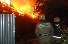 Тульские огнеборцы ночью потушили дом