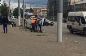 В Туле на Советской устанавливают дорожные ограждения