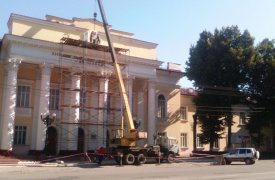 В Туле на здание ДКЖ возвращают барельеф с советской символикой