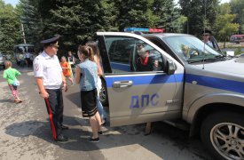 Сотрудники ГИБДД посетили детский оздоровительный лагерь в Новомосковске