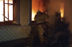16 тульских пожарных тушили ночью жилой дом