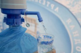 Бесплатную воду продолжают раздавать в Туле