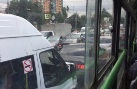 На проспекте Ленина в Туле гигантская пробка из-за ДТП