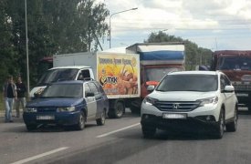 Под Тулой бетономешалка, хлебовоз и две легковушки не поделили трассу