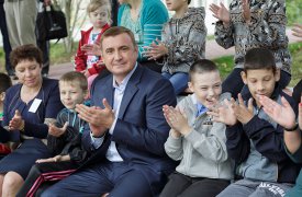 Алексей Дюмин принял участие в детском празднике в Головеньковском доме-интернате