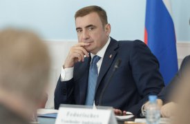 Алексей Дюмин поздравил тульских педагогов с Днем учителя