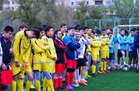 Высший дивизион студенческой футбольной лиги играет в Туле