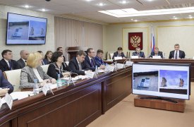 Жители области снова пожаловались Алексею Дюмину на дороги и протекающие крыши
