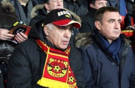 Алексей Дюмин поздравил президента тульского «Арсенала» Гурама Аджоева с Днем рождения