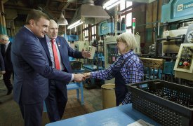 Алексей Дюмин посетил Тульский завод резиновых технических изделий