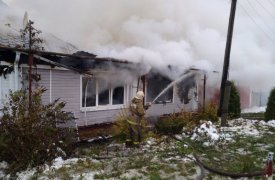 Утром в Тульской области полыхал дом