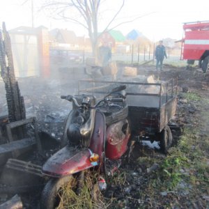 В Тульской области при пожаре сгорел мотороллер