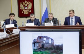 Алексей Дюмин поручил восстановить сгоревший дом пенсионера, вынужденного жить в сарае