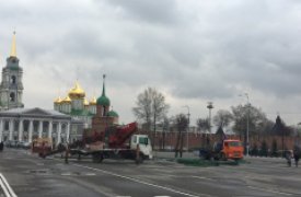 В Туле началась установка главной городской елки