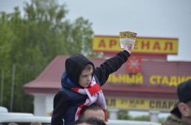 2000 фанатов 