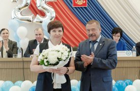 Юрий Андрианов поздравил судей и работников Арбитражного суда с 25-летием