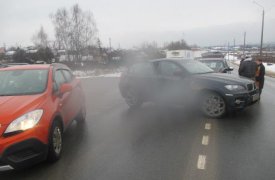 На тульской трассе автоледи на BMW протаранила «Лифан»