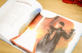 Глава администрации Евгений Авилов презентовал детскую книгу о Туле