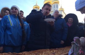 Как губернатор пирог ел