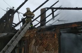 В Шахте Щекинского района 17 пожарных тушили жилой дом: есть пострадавшие