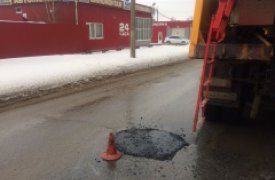 В Туле на ул. Ложевой и ул. Октябрьской провели ямочный ремонт