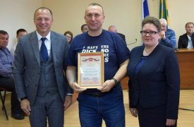 Атаман Узловского казачества прославился на весь интернет неприличной надписью на майке