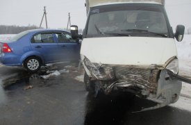 Под Тулой девочка пострадала в результате столкновения грузовика и иномарки