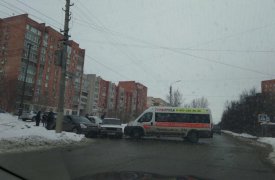 В Туле на пересечении ул. Кирова и К. Маркса тройное ДТП