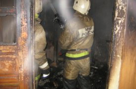 Пожарные спасли троих человек из горящей квартиры в Узловском районе