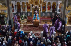В Успенском соборе Тулы проходит панихида по жертвам трагедии в Кемерово