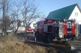 В Алексине утро понедельника началось с тушения горящего дома
