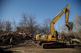 В Пролетарском округе Тулы снесли аварийный дом