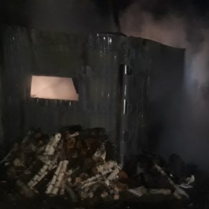 В Дубенском районе в результате пожара в деревянной постройке пострадал мужчина