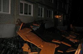Съехавшую крышу в Каменском районе починят в течение двух дней