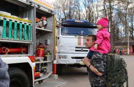 В Центральном парке Тулы состоялась выставка пожарной техники и показательные занятия МЧС