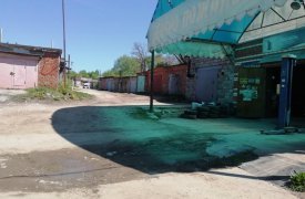 В Алексине водитель иномарки сбил пешехода, заезжая в гараж