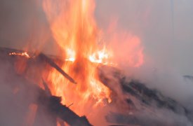 Жители д. Зайцево больше не парятся: баня сгорела