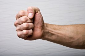 В Плеханово пьяные 19-летний парень и 48-летняя женщина до смерти забили знакомого