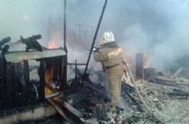 В Туле пожар уничтожил две дачи