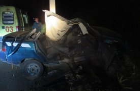 Страшное ДТП под Тулой: влетев в столб, «десятка» превратилась в груду железа