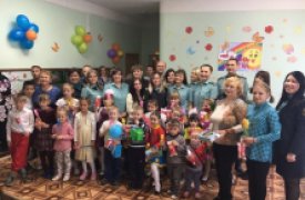 Судебные приставы поздравили воспитанников социально-реабилитационного центра