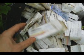 Сотни ампул с просроченными препаратами выбросили на берегу реки в Тульской области